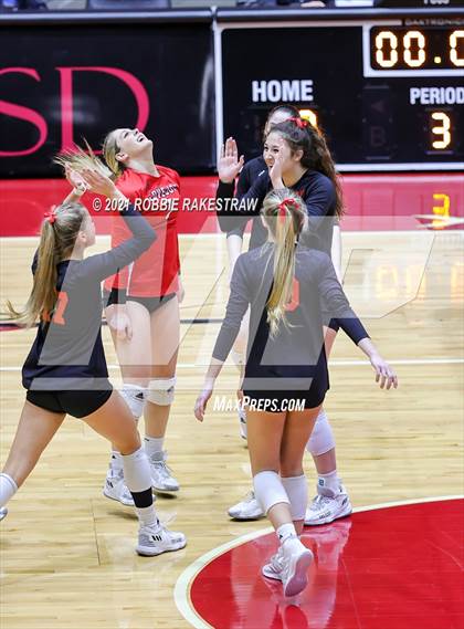 Thumbnail 1 in Lovejoy vs. Manvel (UIL Volleyball 5A Semifinals) photogallery.