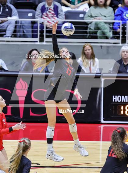 Thumbnail 2 in Lovejoy vs. Manvel (UIL Volleyball 5A Semifinals) photogallery.