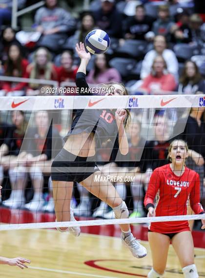 Thumbnail 3 in Lovejoy vs. Manvel (UIL Volleyball 5A Semifinals) photogallery.