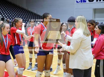 Thumbnail 1 in Lovejoy vs. Manvel (UIL Volleyball 5A Semifinals) photogallery.