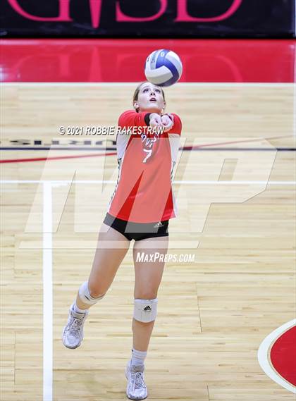 Thumbnail 3 in Lovejoy vs. Manvel (UIL Volleyball 5A Semifinals) photogallery.
