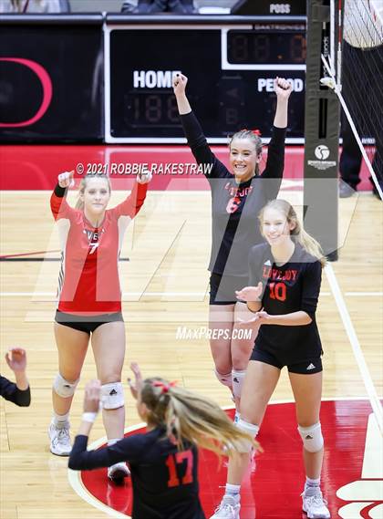 Thumbnail 1 in Lovejoy vs. Manvel (UIL Volleyball 5A Semifinals) photogallery.