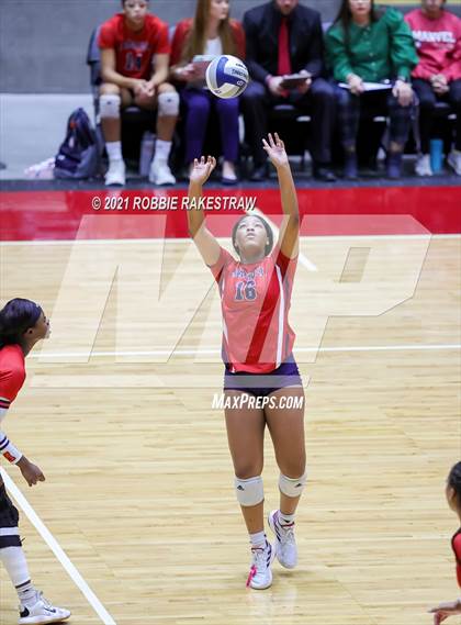 Thumbnail 3 in Lovejoy vs. Manvel (UIL Volleyball 5A Semifinals) photogallery.