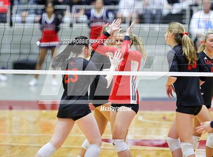 Thumbnail 3 in Lovejoy vs. Manvel (UIL Volleyball 5A Semifinals) photogallery.