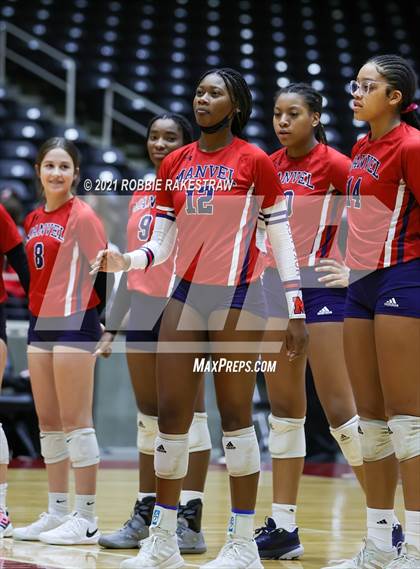 Thumbnail 3 in Lovejoy vs. Manvel (UIL Volleyball 5A Semifinals) photogallery.