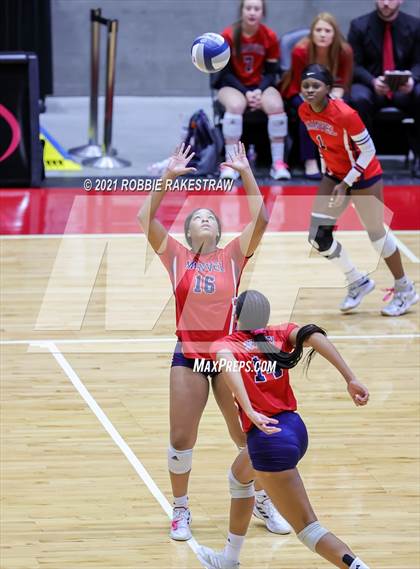 Thumbnail 3 in Lovejoy vs. Manvel (UIL Volleyball 5A Semifinals) photogallery.