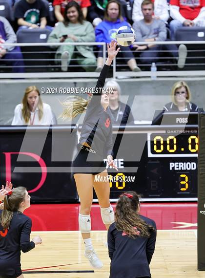 Thumbnail 2 in Lovejoy vs. Manvel (UIL Volleyball 5A Semifinals) photogallery.