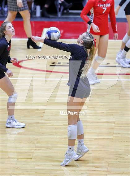 Thumbnail 3 in Lovejoy vs. Manvel (UIL Volleyball 5A Semifinals) photogallery.