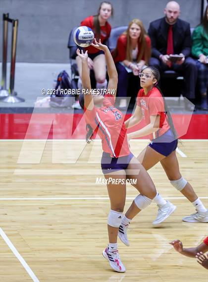 Thumbnail 2 in Lovejoy vs. Manvel (UIL Volleyball 5A Semifinals) photogallery.