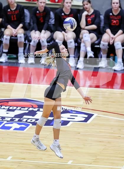 Thumbnail 2 in Lovejoy vs. Manvel (UIL Volleyball 5A Semifinals) photogallery.
