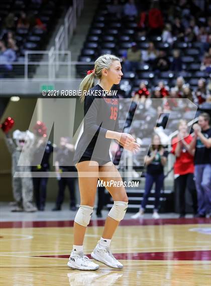Thumbnail 2 in Lovejoy vs. Manvel (UIL Volleyball 5A Semifinals) photogallery.