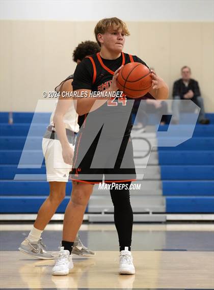Thumbnail 2 in New Waverly vs Smithville (Mike Dacus Classic) photogallery.