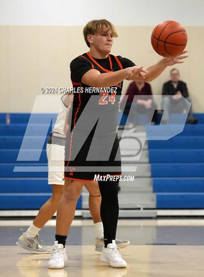 Thumbnail 2 in New Waverly vs Smithville (Mike Dacus Classic) photogallery.