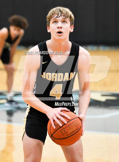 Thumbnail 3 in Paetow vs Jordan photogallery.