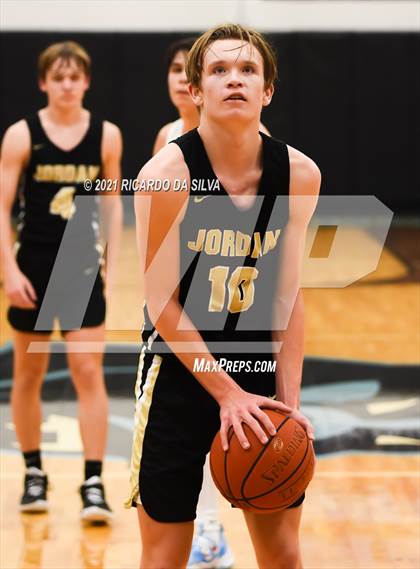 Thumbnail 1 in Paetow vs Jordan photogallery.