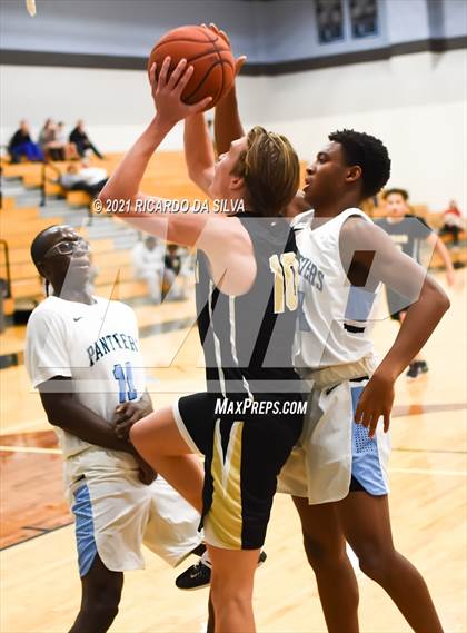 Thumbnail 1 in Paetow vs Jordan photogallery.