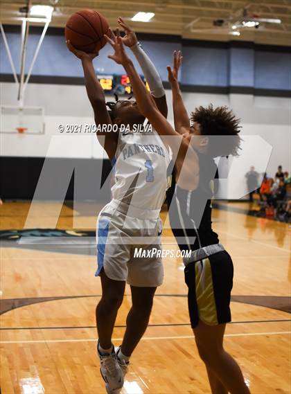 Thumbnail 3 in Paetow vs Jordan photogallery.