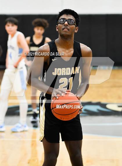 Thumbnail 1 in Paetow vs Jordan photogallery.