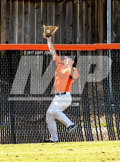Thumbnail 3 in Whitney @ Roseville (game 2) photogallery.