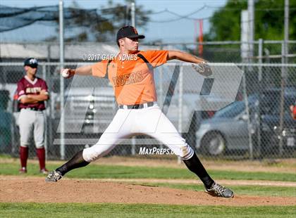 Thumbnail 2 in Whitney @ Roseville (game 2) photogallery.