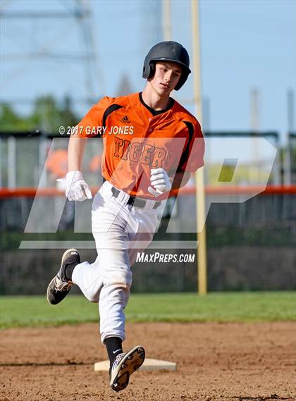 Thumbnail 1 in Whitney @ Roseville (game 2) photogallery.