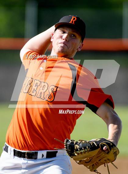 Thumbnail 2 in Whitney @ Roseville (game 2) photogallery.