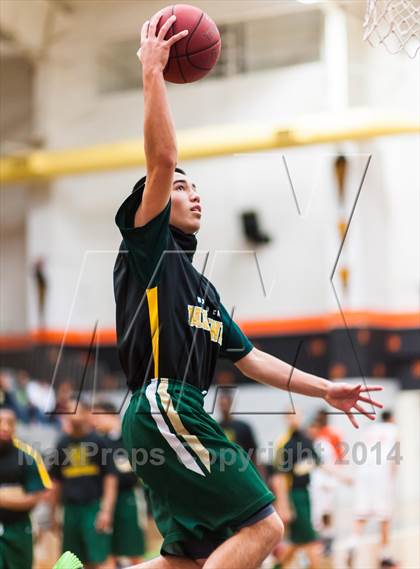 Thumbnail 3 in Moreau Catholic @ Washington photogallery.