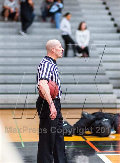 Thumbnail 3 in Moreau Catholic @ Washington photogallery.