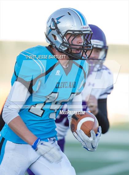 Thumbnail 3 in Cleveland vs. Clovis photogallery.