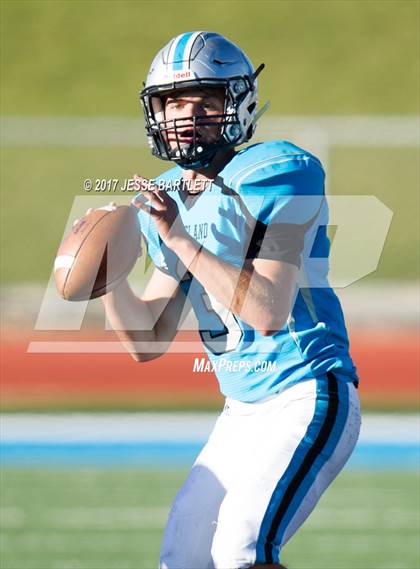 Thumbnail 2 in Cleveland vs. Clovis photogallery.