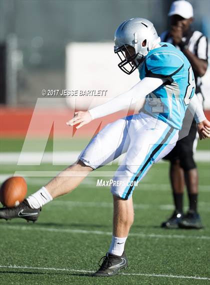 Thumbnail 3 in Cleveland vs. Clovis photogallery.