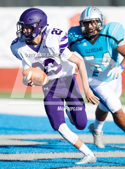 Thumbnail 1 in Cleveland vs. Clovis photogallery.