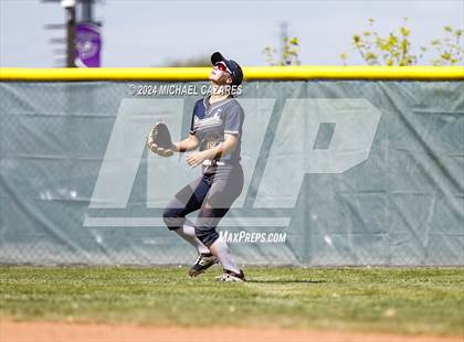 Thumbnail 2 in Pinnacle vs. Mica Mountain (Hamilton Invitational) photogallery.