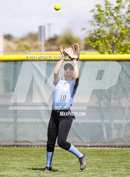 Thumbnail 3 in Pinnacle vs. Mica Mountain (Hamilton Invitational) photogallery.