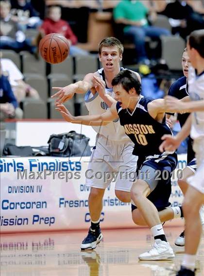Thumbnail 1 in Mission Prep vs. Central Valley Christian (CIF CS D5 Final) photogallery.