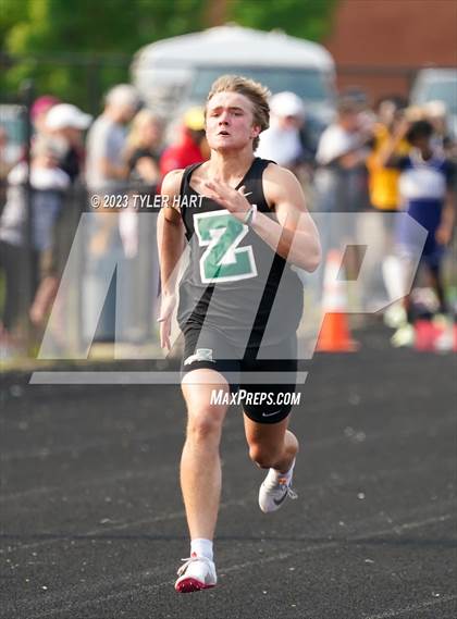 Thumbnail 2 in IHSAA Sectional #12 (Sprints and Middle Distance) photogallery.