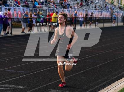 Thumbnail 2 in IHSAA Sectional #12 (Sprints and Middle Distance) photogallery.