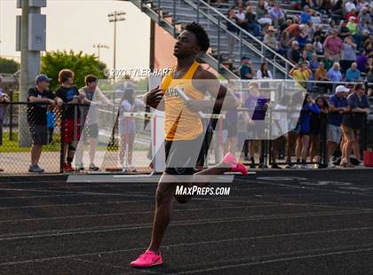Thumbnail 1 in IHSAA Sectional #12 (Sprints and Middle Distance) photogallery.