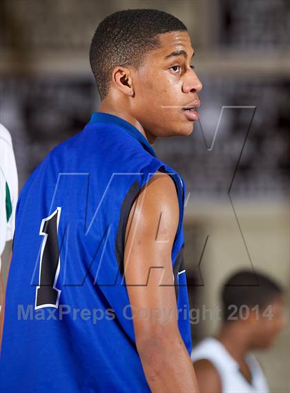 Thumbnail 2 in Brentwood vs. John Glenn (Section 11 Overall Finals) photogallery.