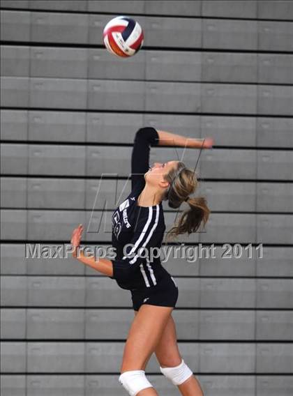 Thumbnail 3 in Durango vs. Marymount (Durango Fall Classic) photogallery.
