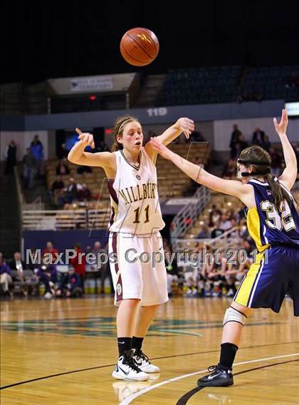 Thumbnail 3 in Arlington Catholic vs Millbury (MIAA Division 2 Final) photogallery.