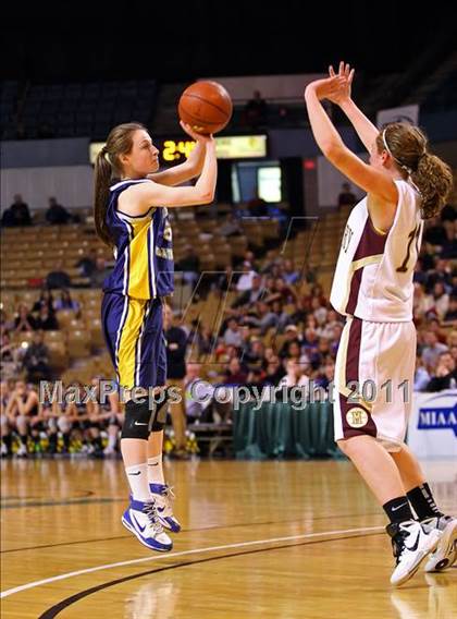 Thumbnail 3 in Arlington Catholic vs Millbury (MIAA Division 2 Final) photogallery.