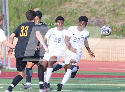 Thumbnail 1 in Loyola vs. Torrey Pines (CIF SoCal Regional D1 Semifinal) photogallery.
