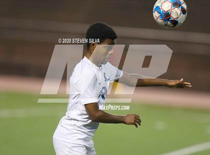 Thumbnail 3 in Loyola vs. Torrey Pines (CIF SoCal Regional D1 Semifinal) photogallery.
