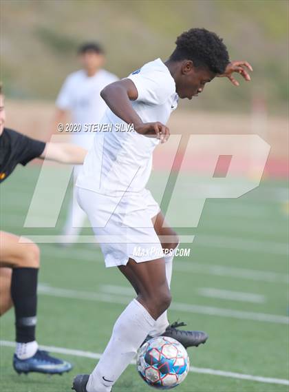 Thumbnail 3 in Loyola vs. Torrey Pines (CIF SoCal Regional D1 Semifinal) photogallery.