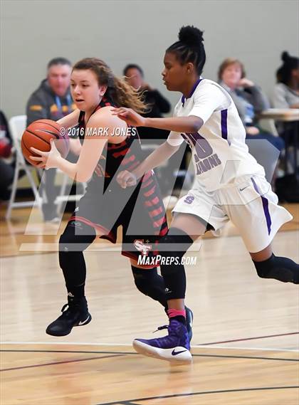 Thumbnail 2 in St. Francis vs. Sacramento (Nike Tournament of Champions) photogallery.