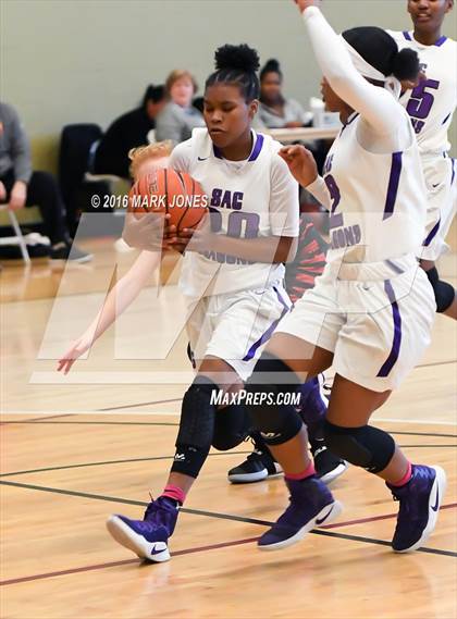 Thumbnail 2 in St. Francis vs. Sacramento (Nike Tournament of Champions) photogallery.
