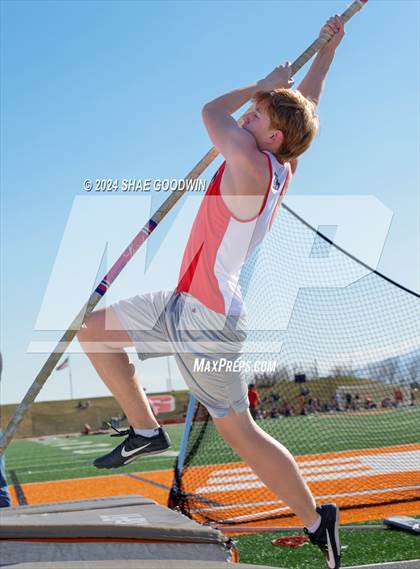 Thumbnail 1 in Skyridge Tri Meet (Pole Vault) photogallery.
