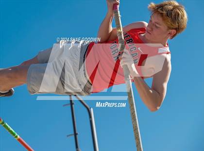 Thumbnail 1 in Skyridge Tri Meet (Pole Vault) photogallery.