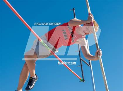 Thumbnail 2 in Skyridge Tri Meet (Pole Vault) photogallery.